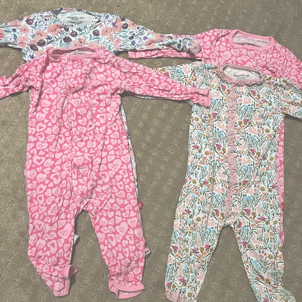 Magnetic me bundle( 4 onesies) 3-6 & 6-9